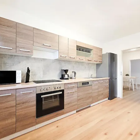 Tolstov - 3 - Kitchen - Dining Area - 25 Min Messe Dus Duisburg