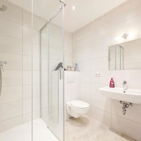 Tolstov - 3 - Kitchen - Dining Area - 25 Min Messe Dus Apartment Duisburg