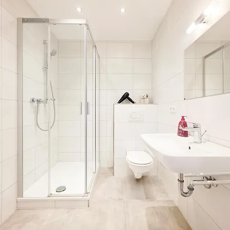 Tolstov - 3 - Kitchen - Dining Area - 25 Min Messe Dus شقة