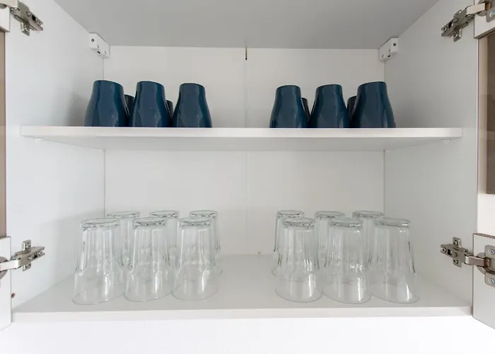 Tolstov - 3 - Kitchen - Dining Area - 25 Min Messe Dus Apartman *