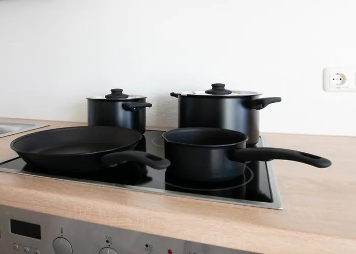 Tolstov - 3 - Kitchen - Dining Area - 25 Min Messe Dus Apartment *