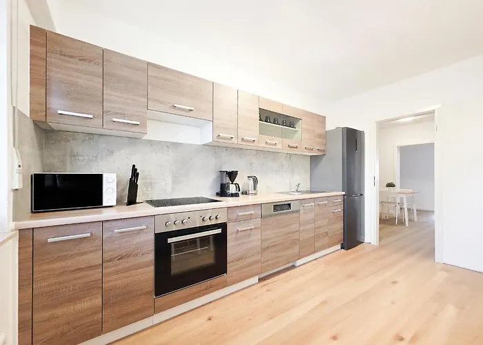 Tolstov - 3 - Kitchen - Dining Area - 25 Min Messe Dus Duisburg