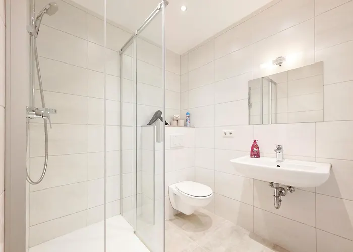 Tolstov - 3 - Kitchen - Dining Area - 25 Min Messe Dus Apartman Duisburg